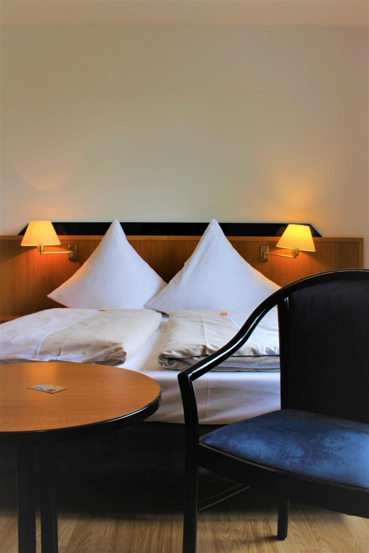 Hotel Berghof Wasserkuppe & Gaestehaus Fuldaquelle Gersfeld Pokoj fotografie